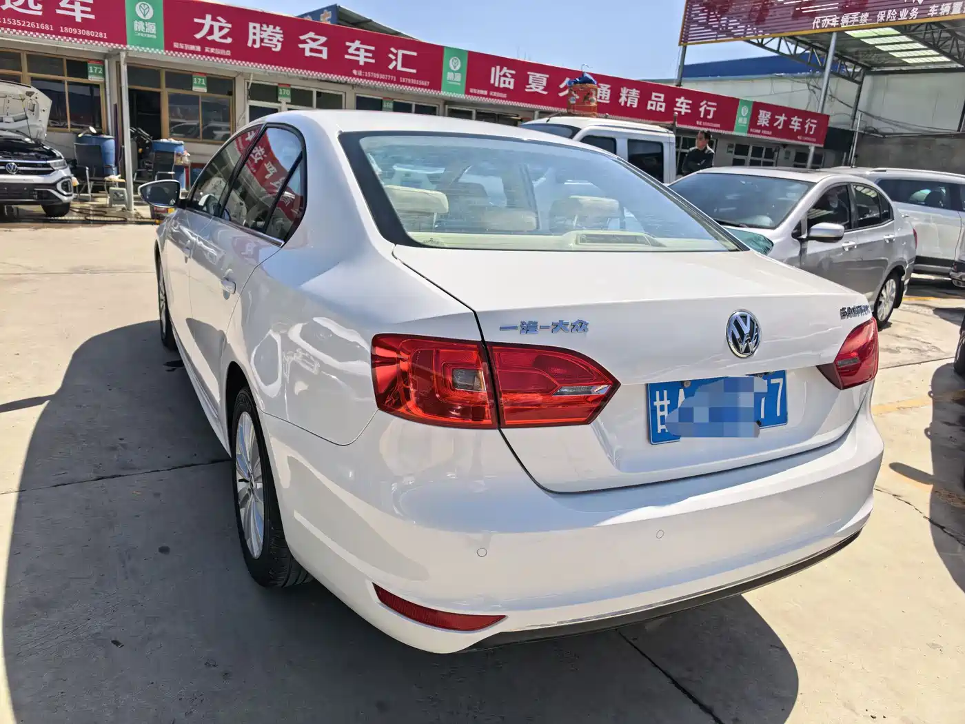 Volkswagen Sagitar 2014 Facelift 1.6L Automatic Comfort фото 6