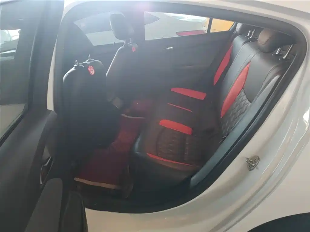 Chevrolet Cruze 2018 320 Automatic Pioneer Sunroof Edition фото 17