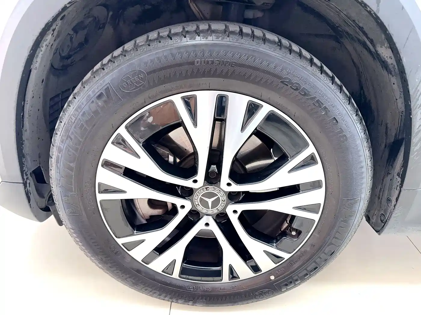 MERCEDES-BENZ GLA