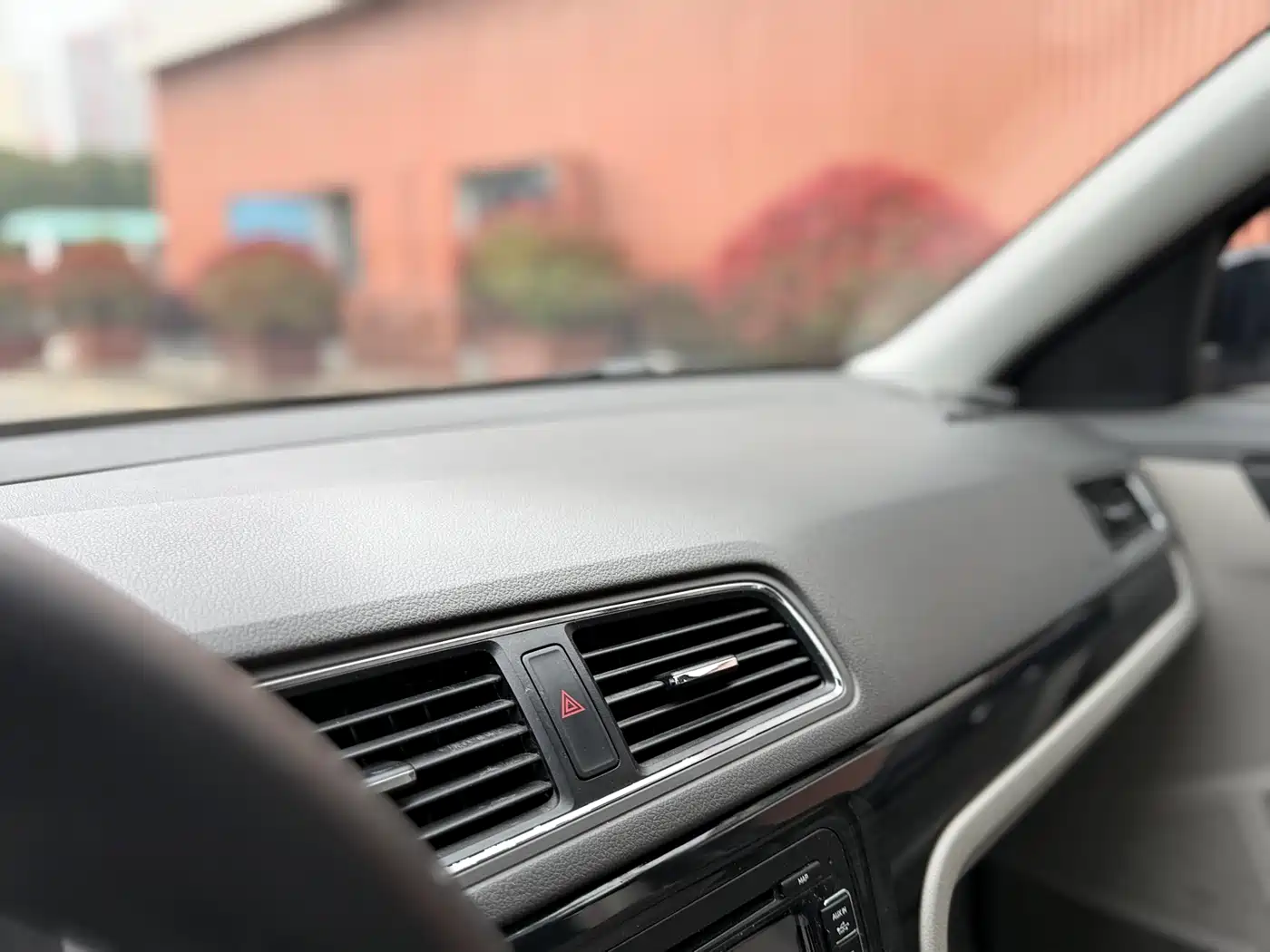 Volkswagen Lavida Tour 2013 1.4TSI Automatic Comfort фото 21