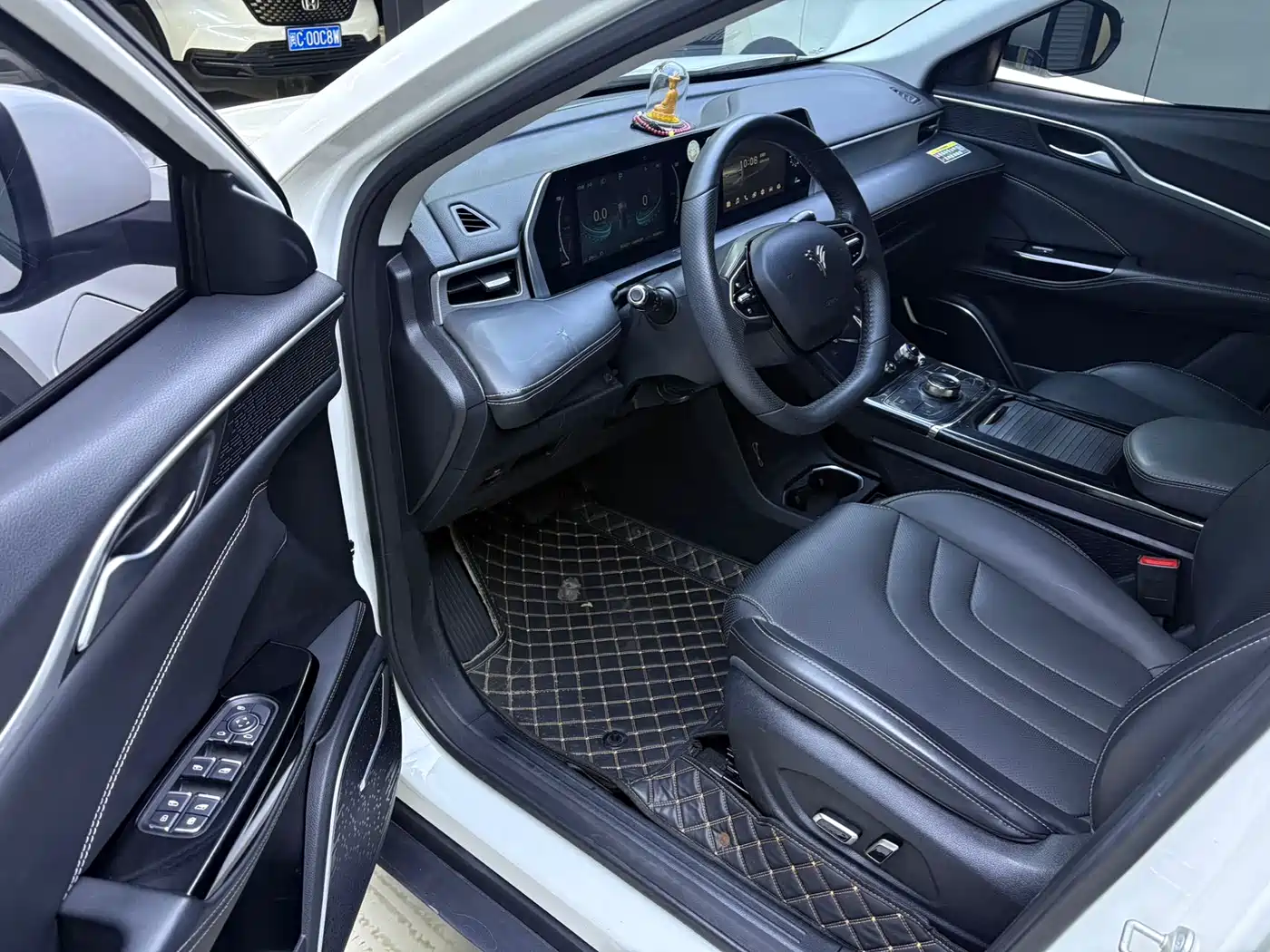 NEZHA AUTOMOBILE NEZHA U