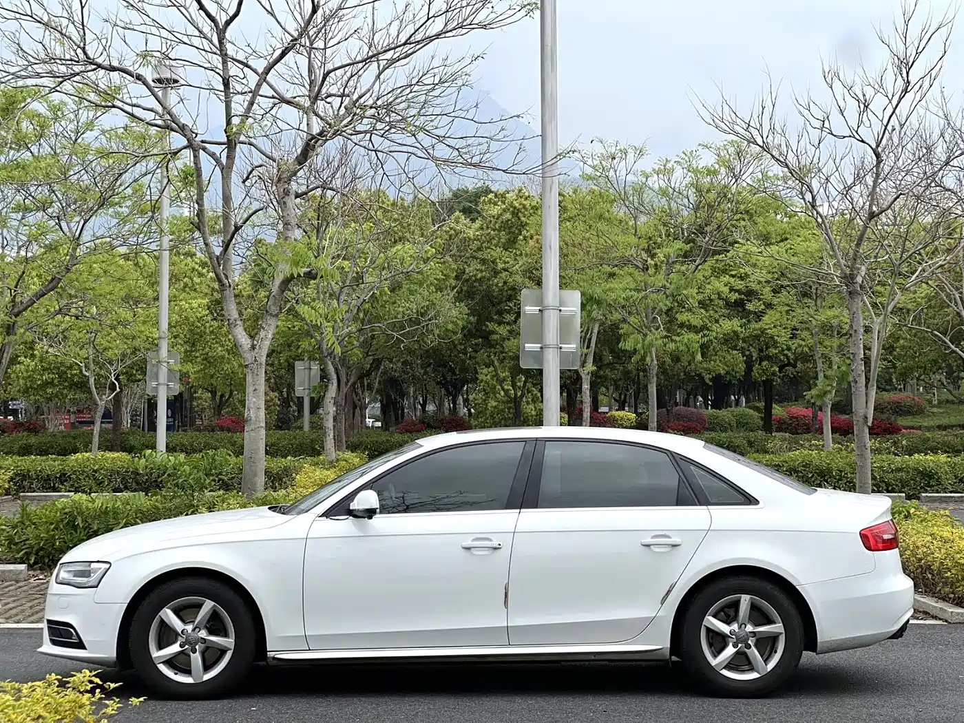 Audi A4L 2016 30 TFSI Collector's Edition Automatic Comfort фото 7