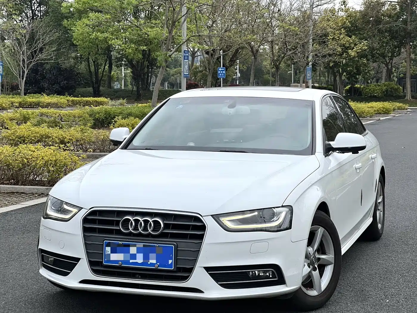 Audi A4L 2016 30 TFSI Collector's Edition Automatic Comfort фото 2