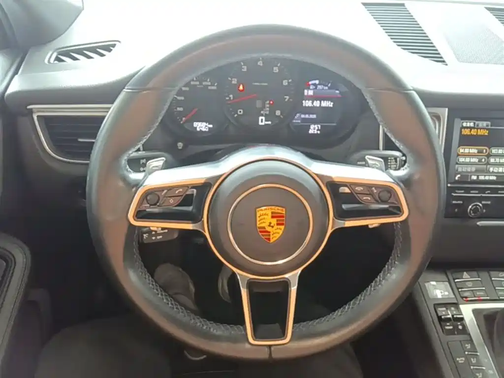 Porsche Macan 2016 Macan 2.0T фото 11