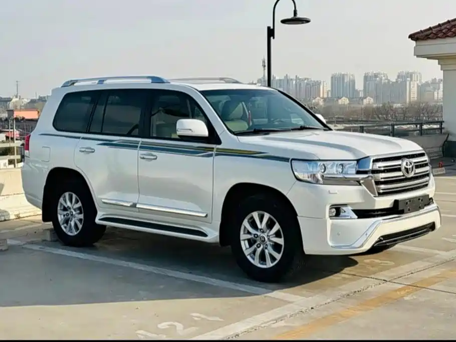 2018 Toyota Land Cruiser