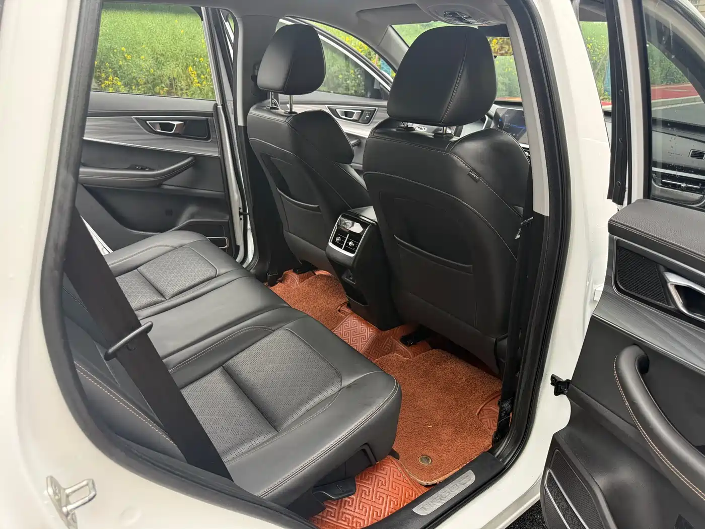 Photo 11 - Chery Tiggo 8