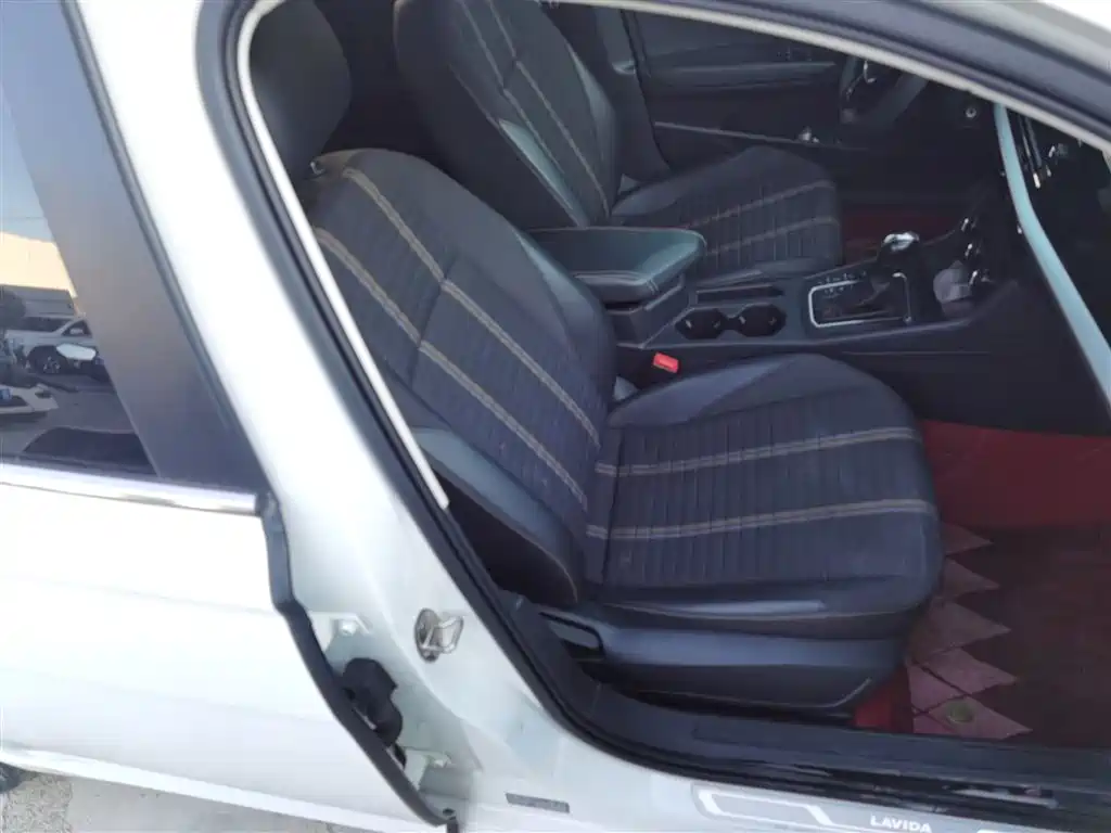 Volkswagen Lavida 2019 Hatchback 200TSI DSG Comfort Edition China VI фото 21