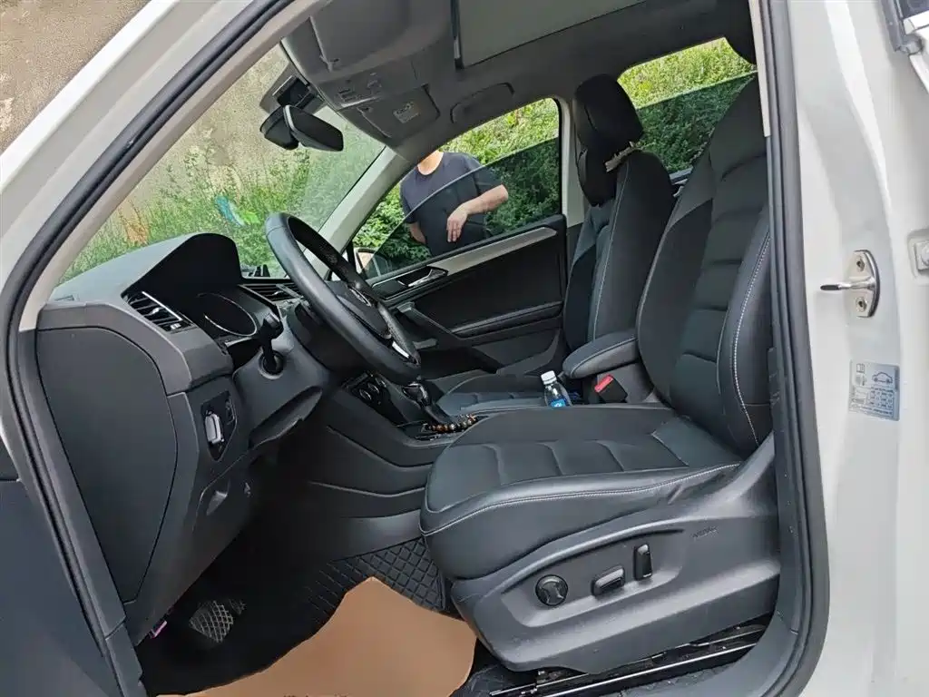 Volkswagen Tiguan L 2017 330TSI Automatic 2WD Luxury Edition фото 8