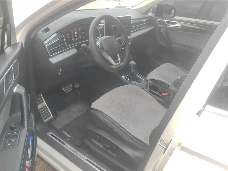 VOLKSWAGEN TIGUAN X