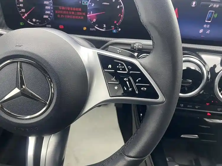 Mercedes-Benz A-Class 2023 A 200 L Dynamic фото 25