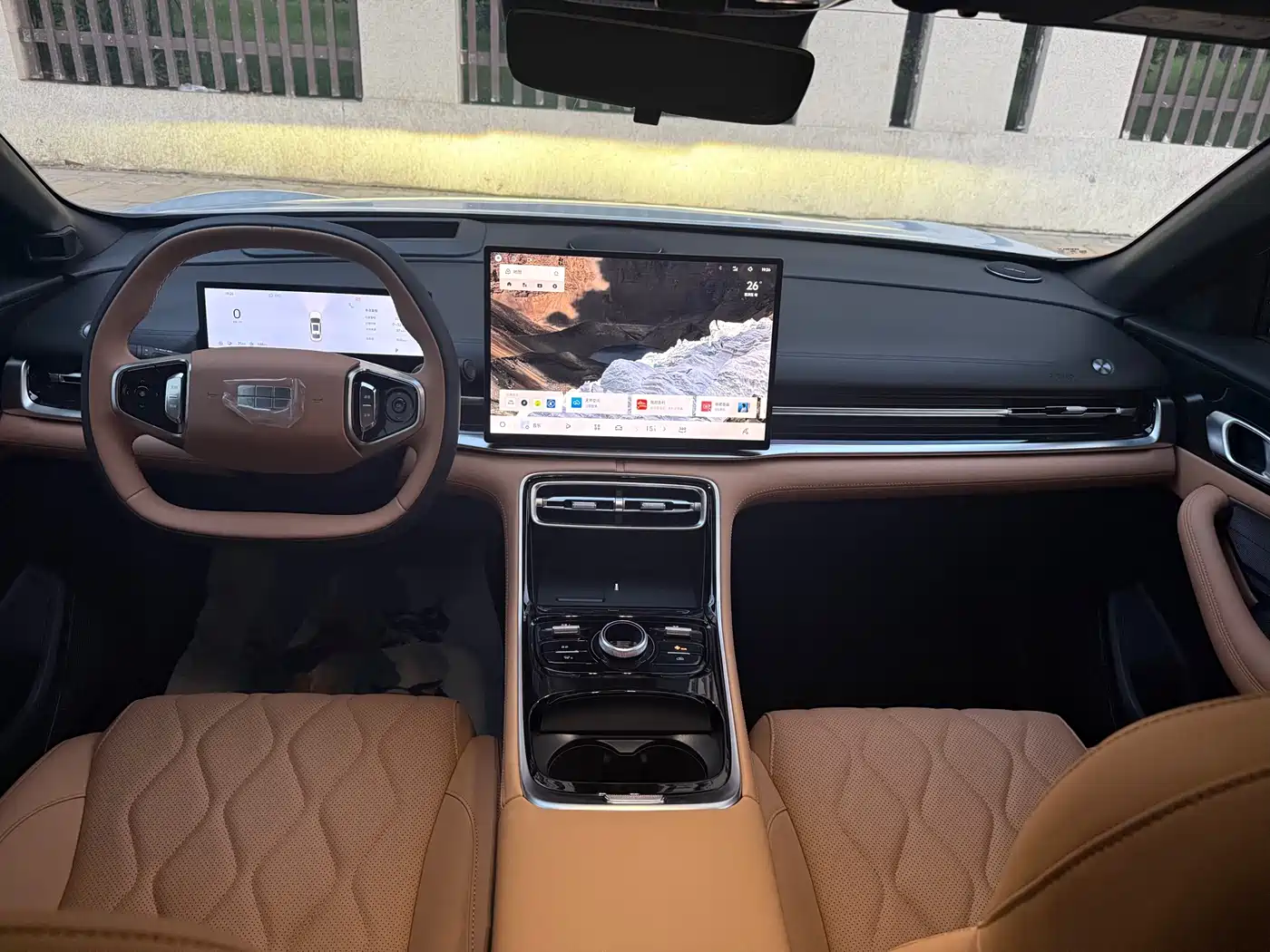 Geely Galaxy Galaxy A7 2025 EM-i 150km Explorer+ Edition фото 5