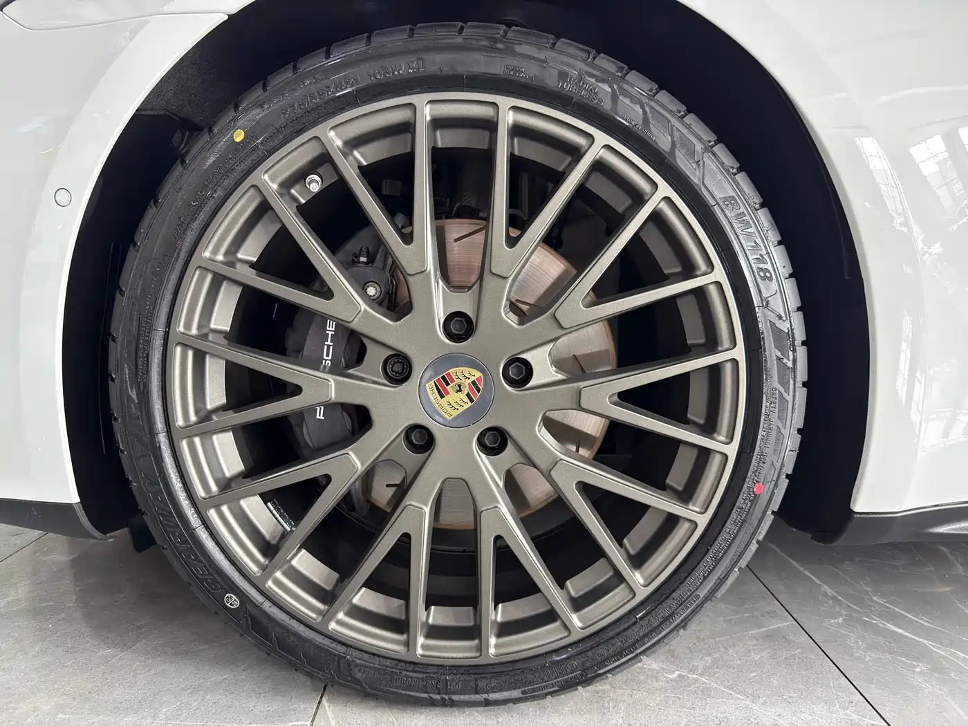 PORSCHE PANAMERA