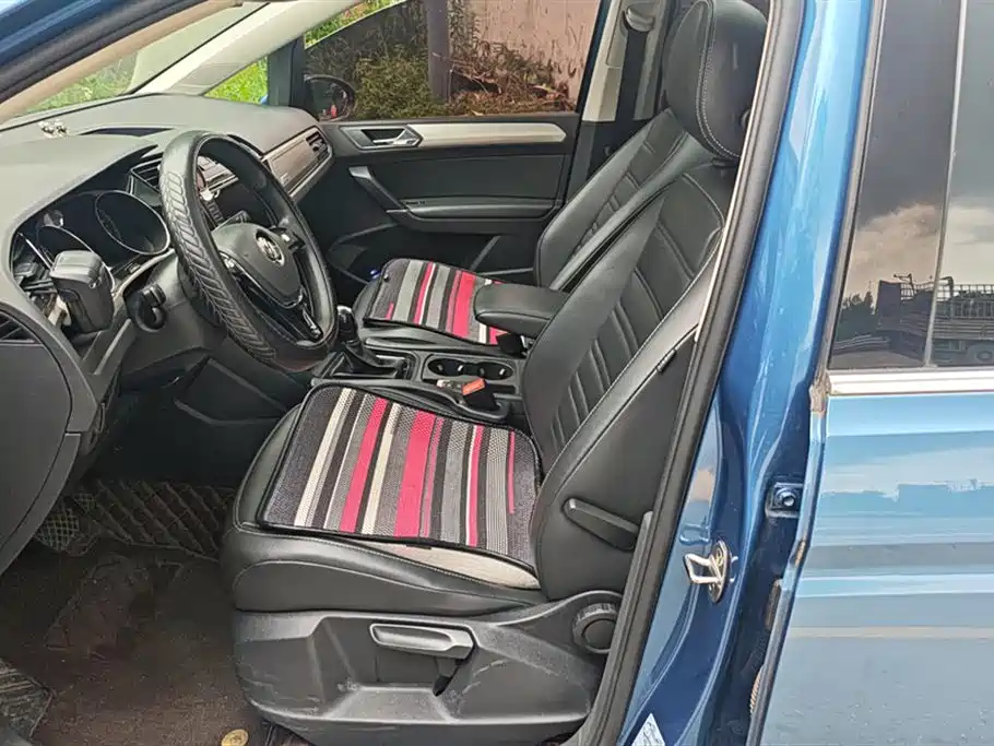 Volkswagen Touran 2018 Touran L 280TSI DSG Comfort 7-seater China V фото 9
