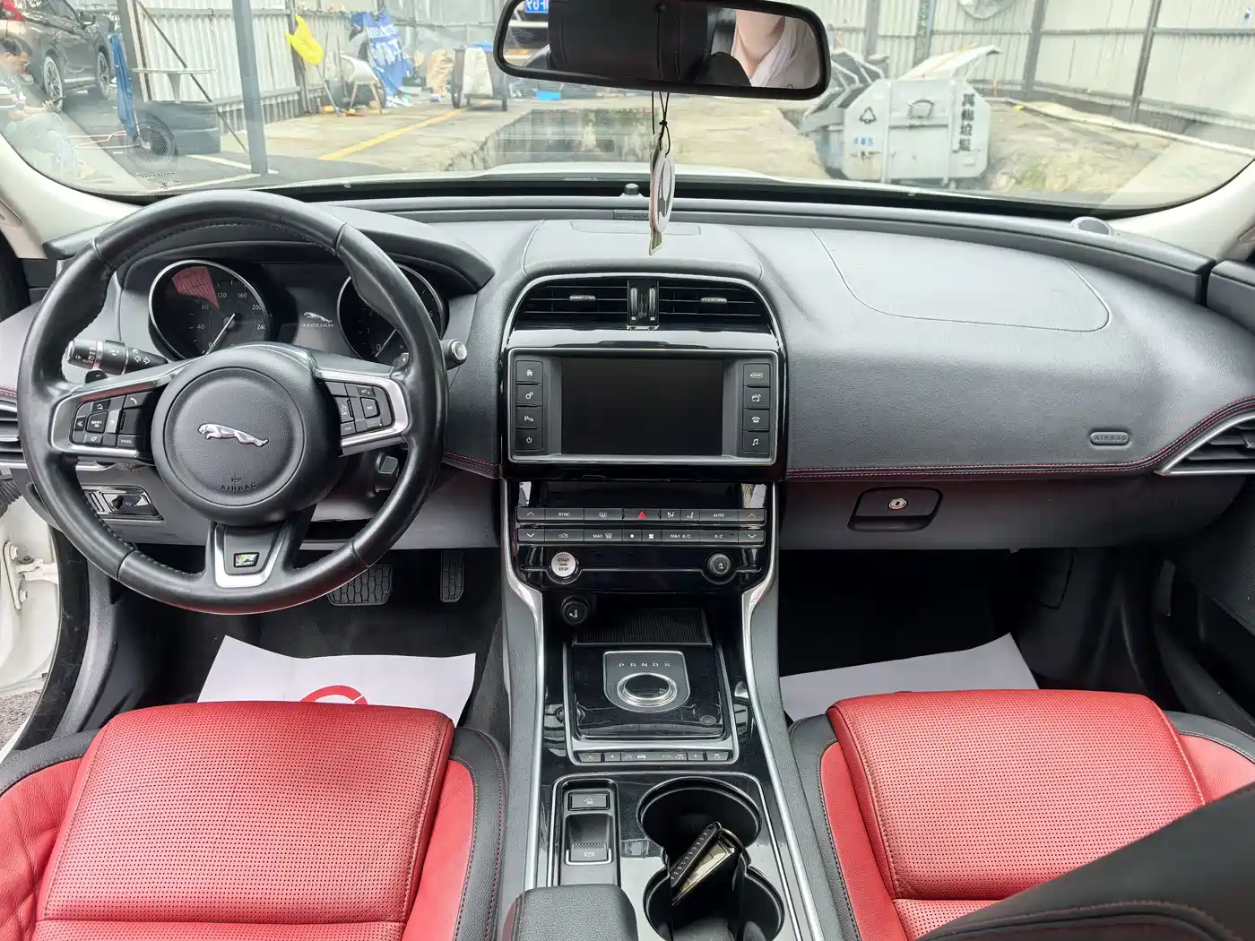 Jaguar XE 2017 2015 2.0T 200PS R-Sport