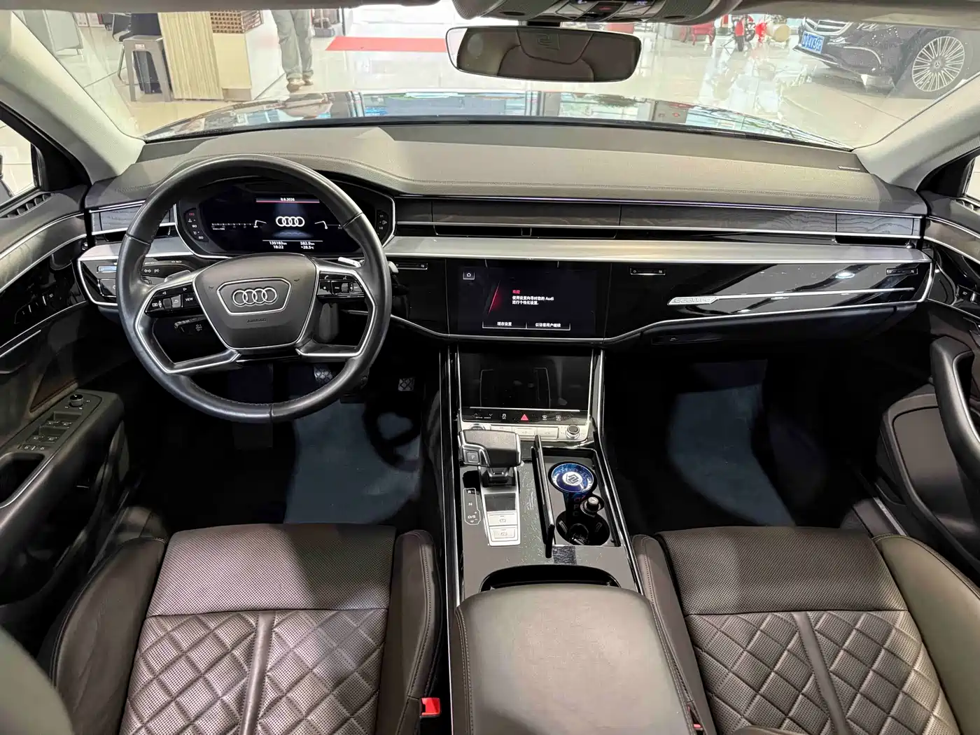 AUDI A8