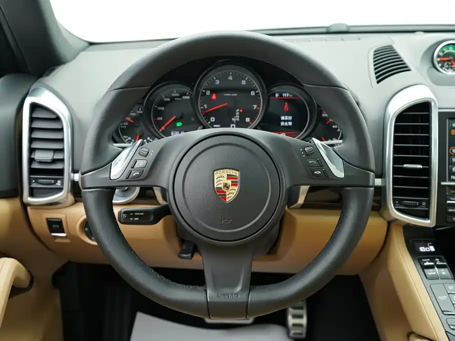 Porsche Cayenne 2014 Cayenne Platinum Edition 3.0T фото 7
