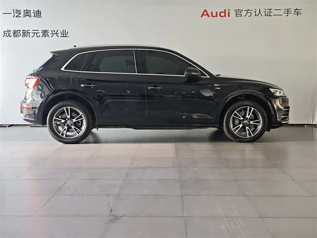 Audi Q5L 2020 40 TFSI Prestige Fashion фото 3