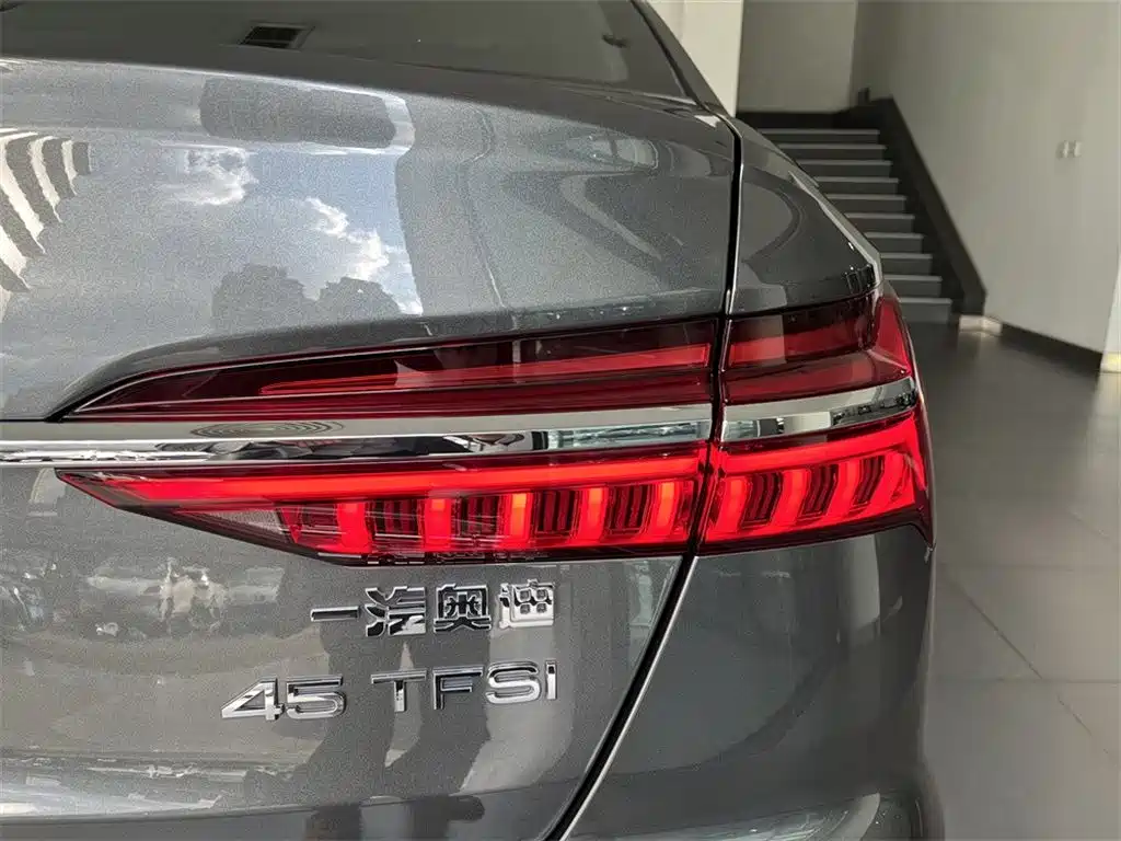 Audi A6L 2024 45 TFSI Premium Dynamic фото 12