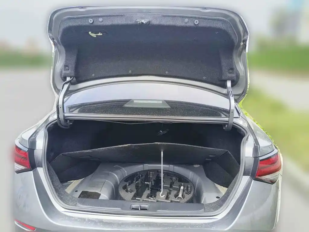 Nissan SYLPHY, миниатюра 5