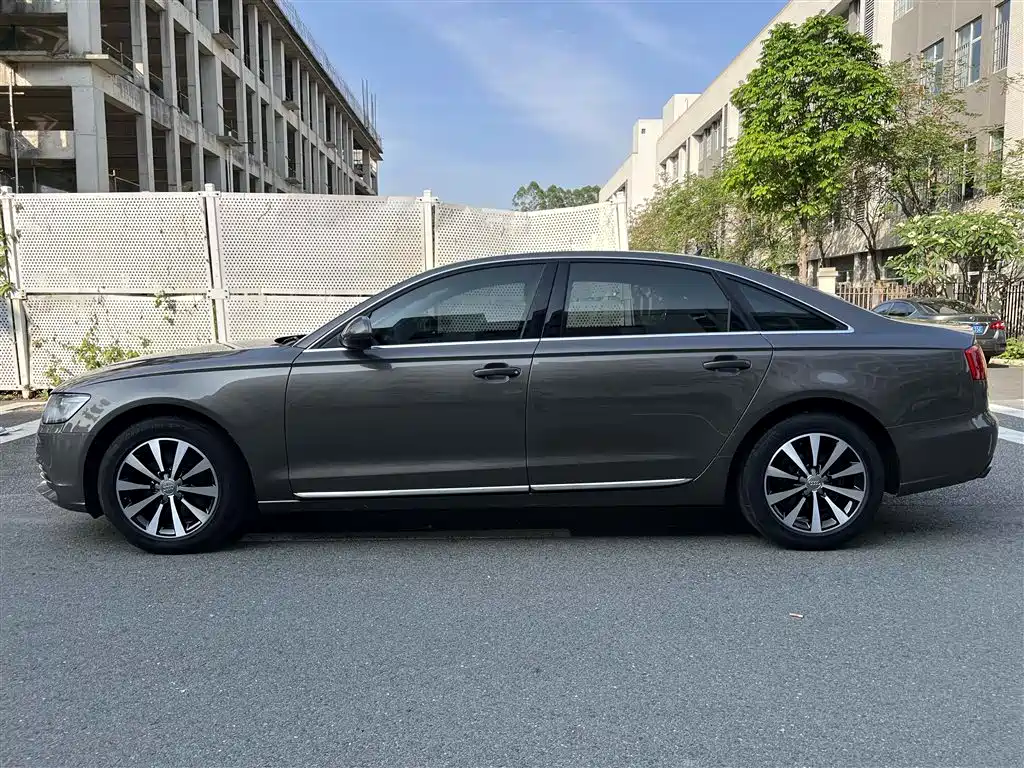 Audi A6L 2014 30 FSI Comfort фото 2