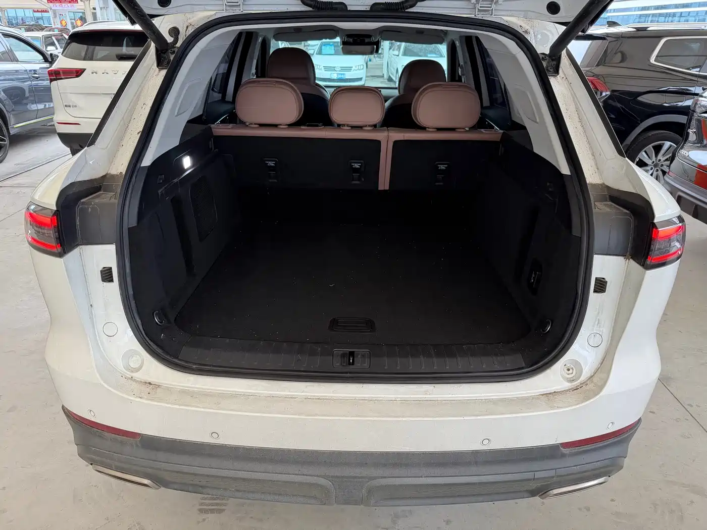 Chery Tiggo 8L 2024 2024 2.0T 2WD Premium 5-seater