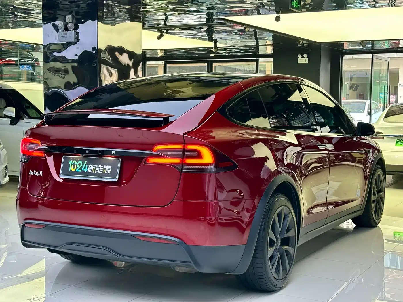 TESLA MODEL X