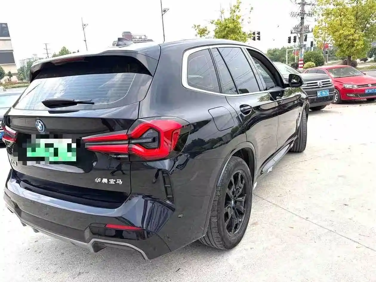 BMW iX3 2024 Leading Edition фото 5