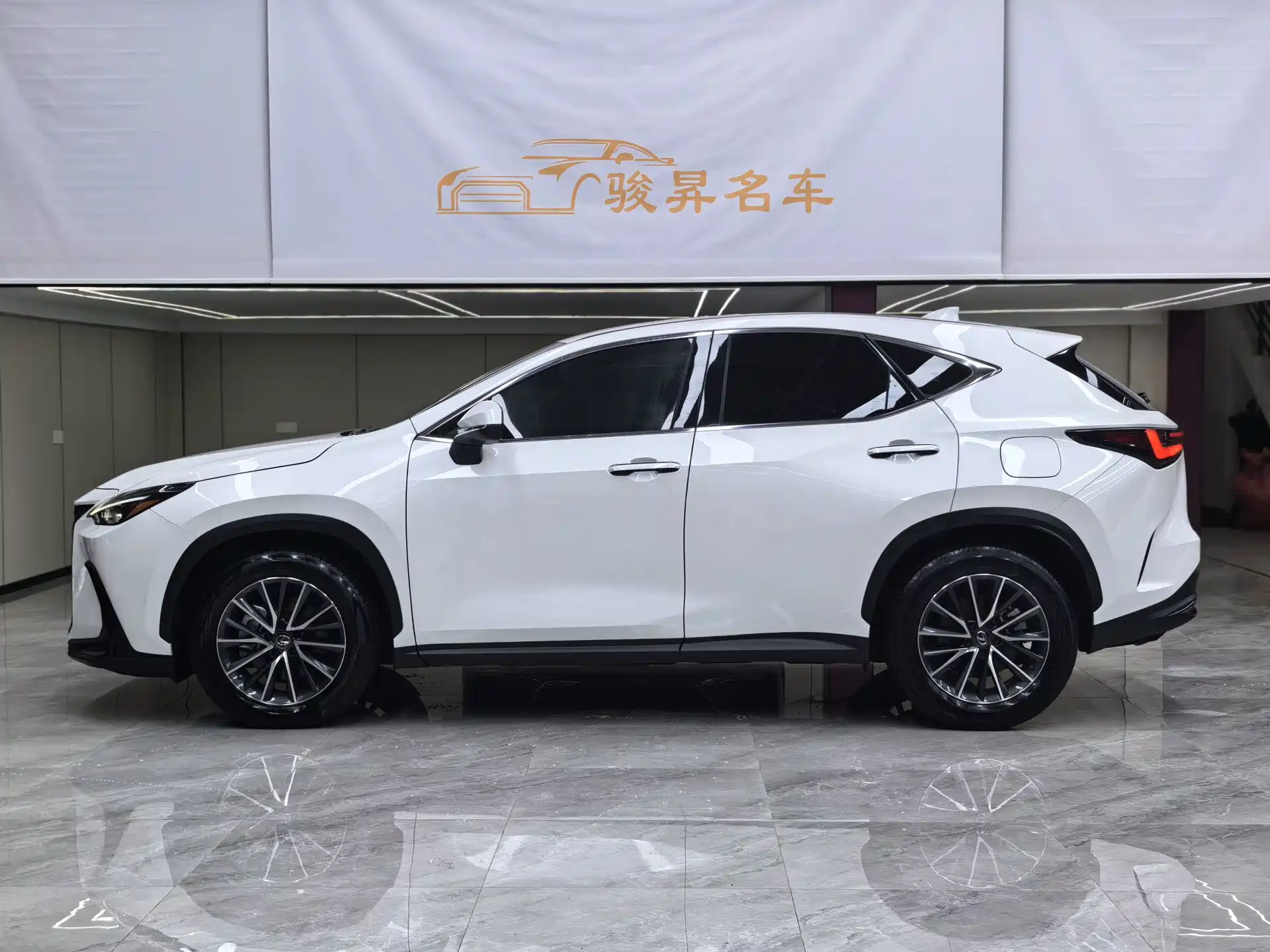 صورة 7 - Lexus NX
