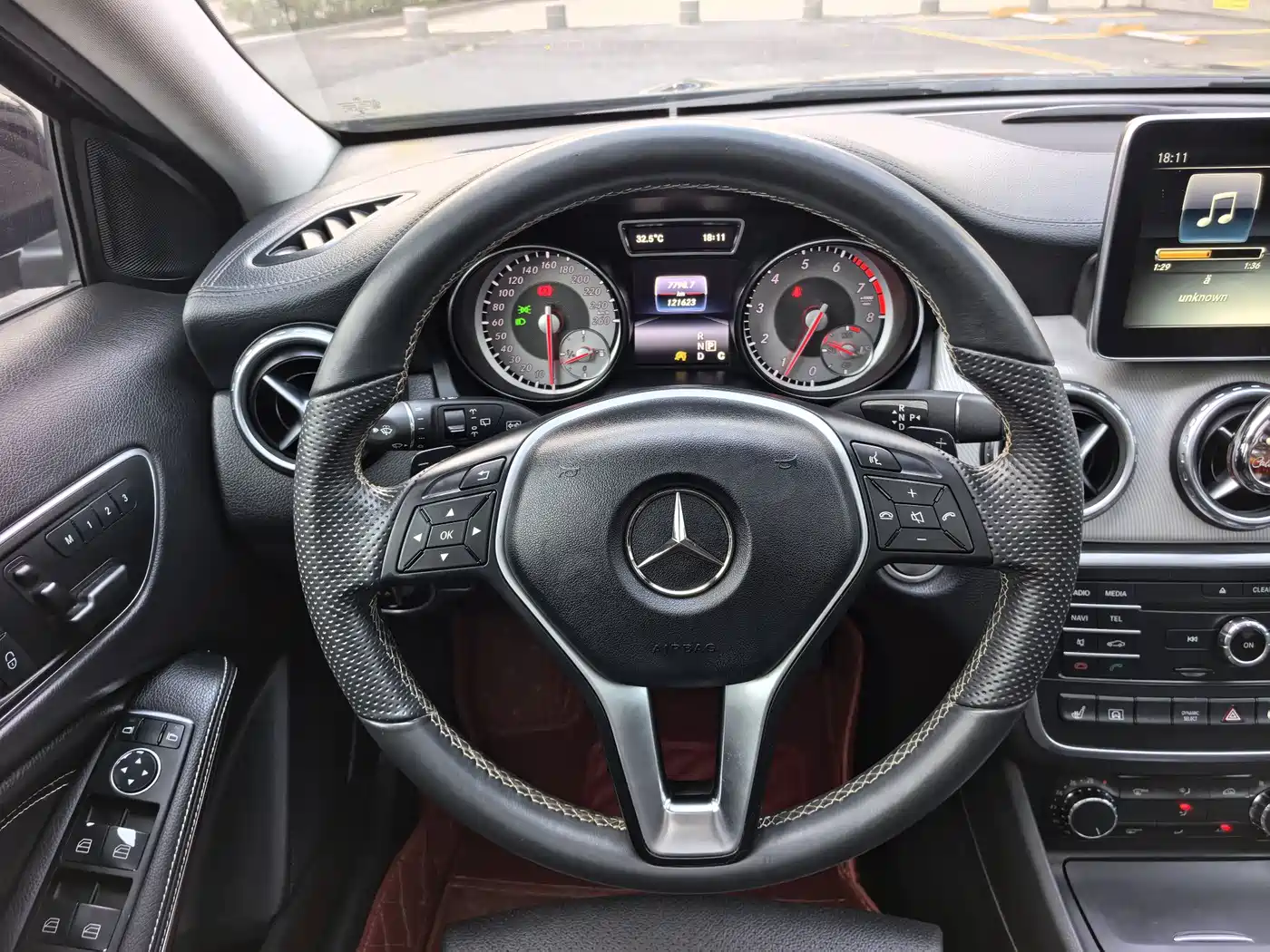 Mercedes-Benz GLA 2016 GLA 220 4MATIC Fashion фото 12