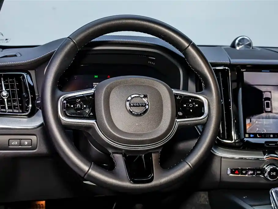 VOLVO XC60 PLUG-IN HYBRID