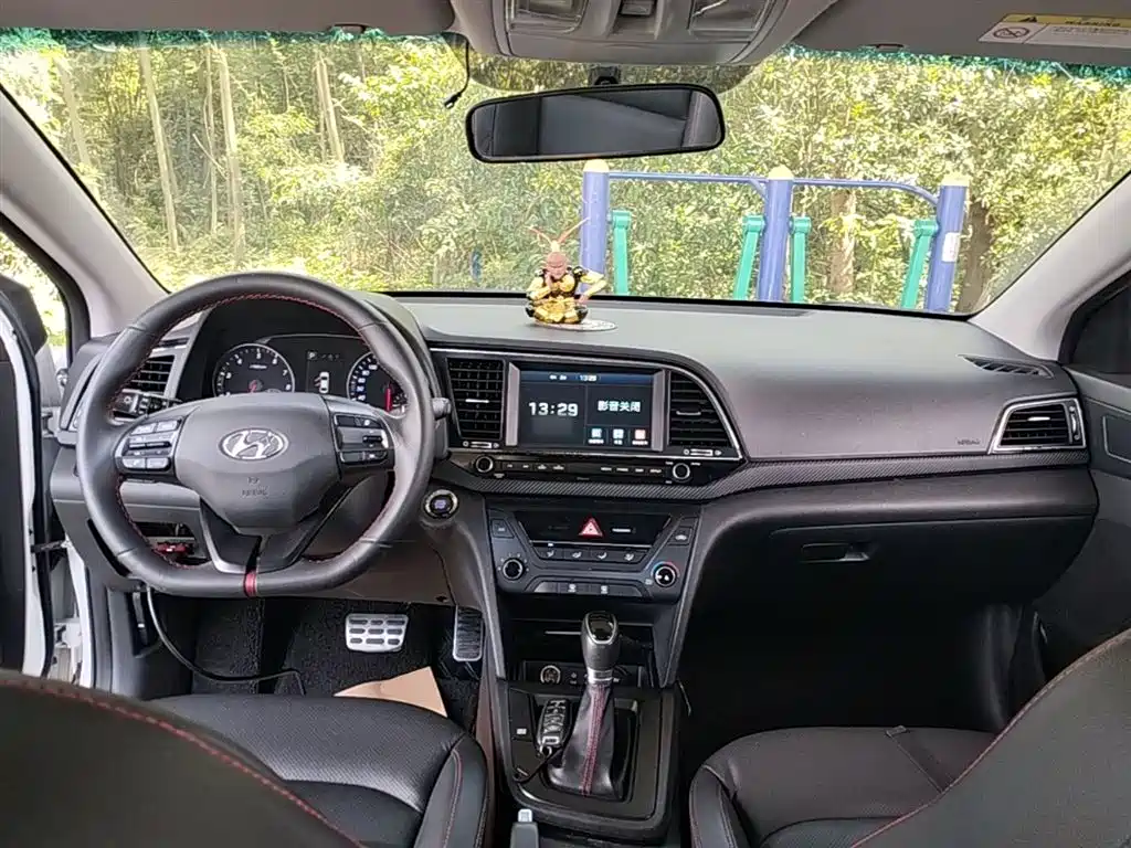 Hyundai Elantra 2016 1.4T DCT Dynamic·Elite Edition фото 10