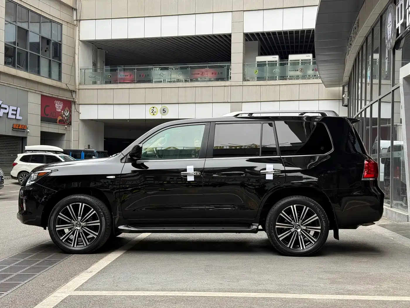 Lexus LX 2010 2009 570