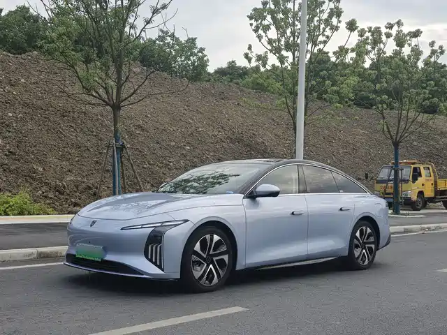Dongfeng Fengxing Stellar S7 2024 555 Joy Edition