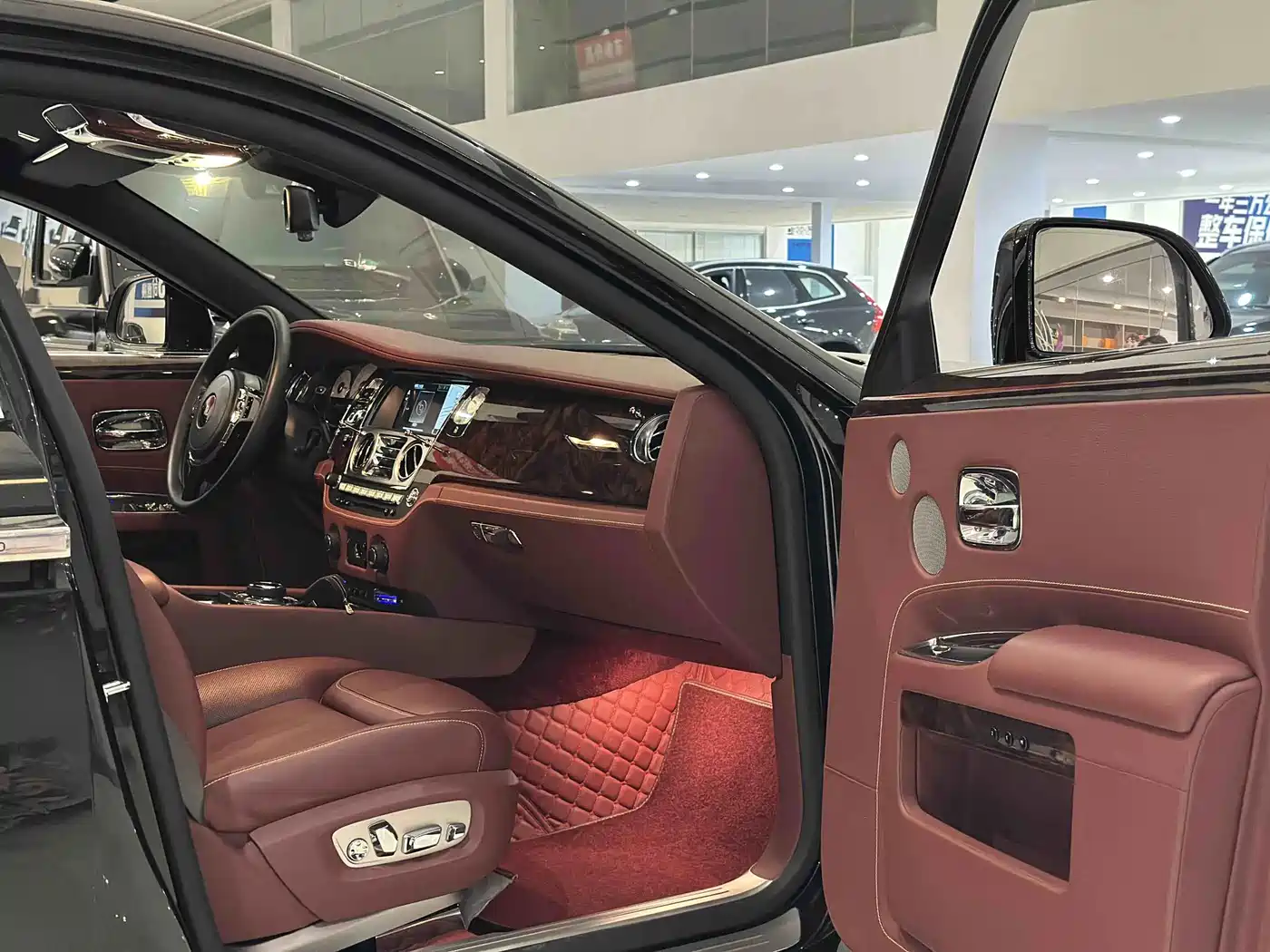 Фото 10 - Rolls-Royce Ghost