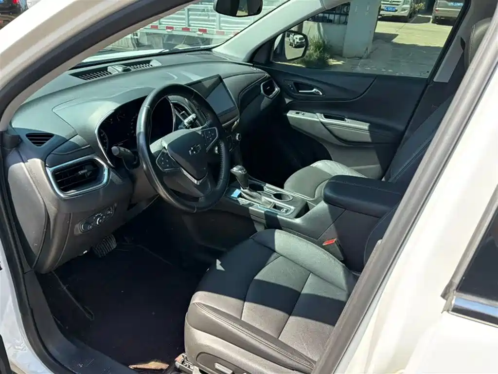Chevrolet Equinox 2019 535T Auto Control Edition China V фото 12