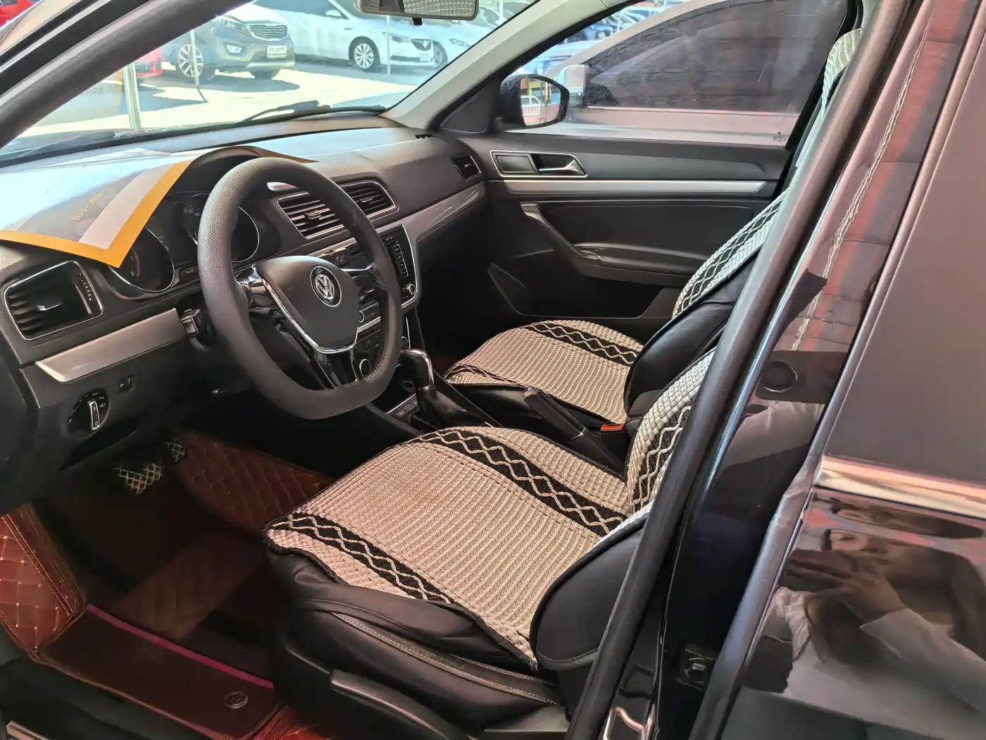 Volkswagen Lavida 2015 230TSI DSG Comfort Edition фото 7