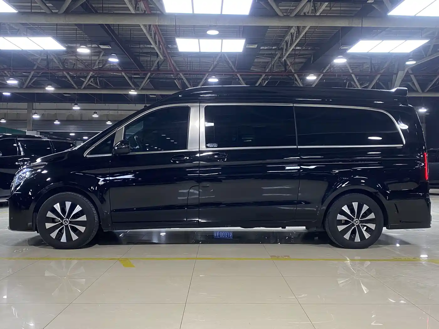 Mercedes-Benz Vito 2023 2.0T Business 7-Seater фото 18