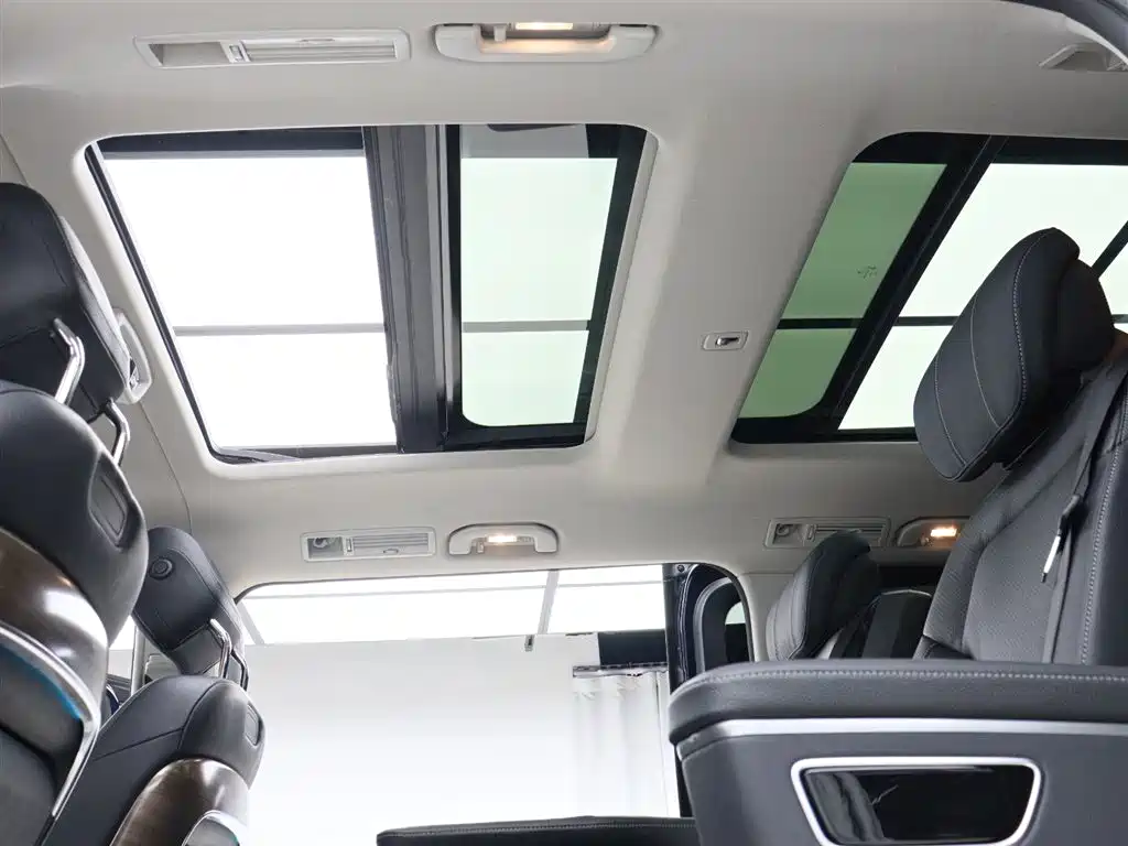 MERCEDES-BENZ V CLASS