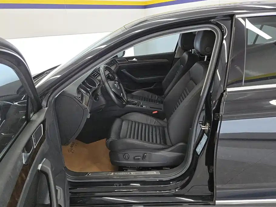 Volkswagen Magotan 2019 330TSI DSG Luxury Class China VI фото 9