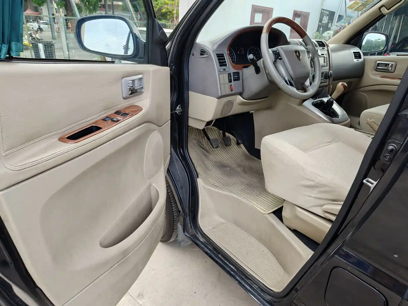 Jinbei Grace 2013 2013 2.0L Zhiling Standard 11-seater All-Games Commemorative Edition China V 10-seater
