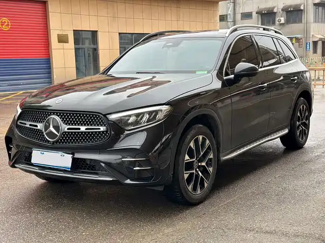 MERCEDES-BENZ GLC