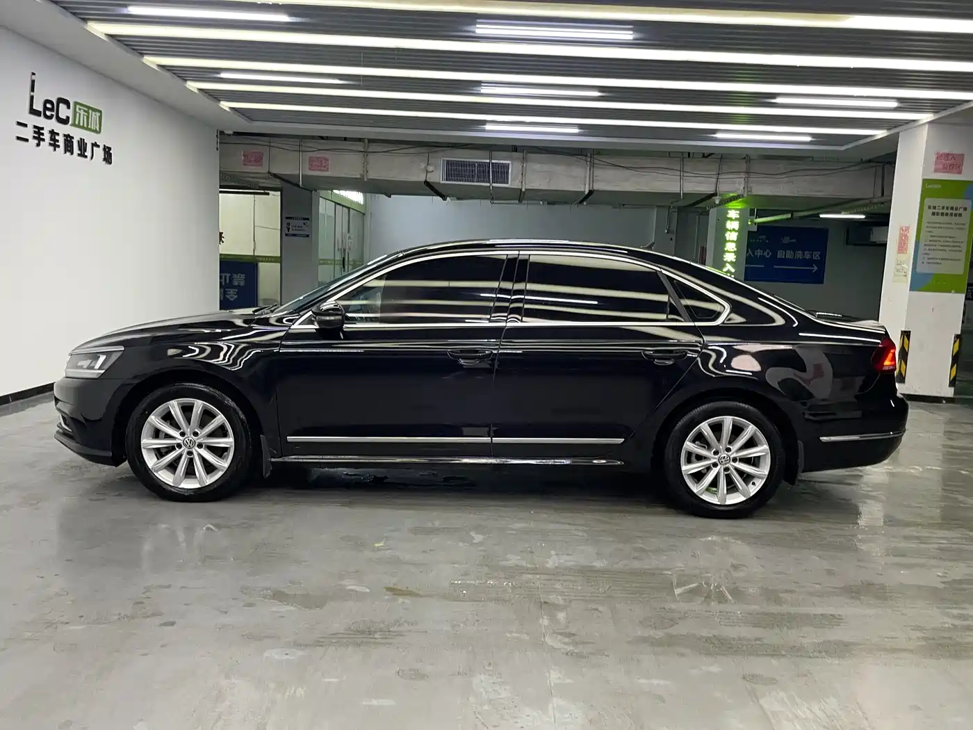 Volkswagen Passat 2017 330TSI DSG Prestige фото 13