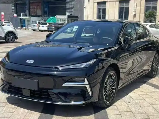 Geely Galaxy Xingyao 8 2025 130km EM-P Explorer Edition