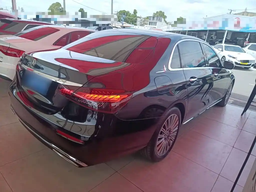 MERCEDES-BENZ E-CLASS