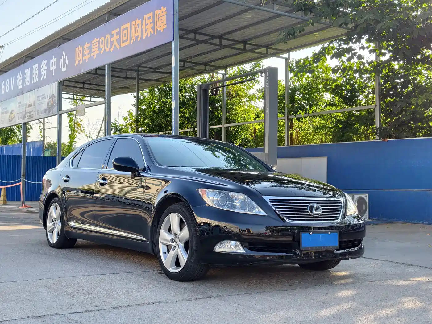 Фото 3 - Lexus LS