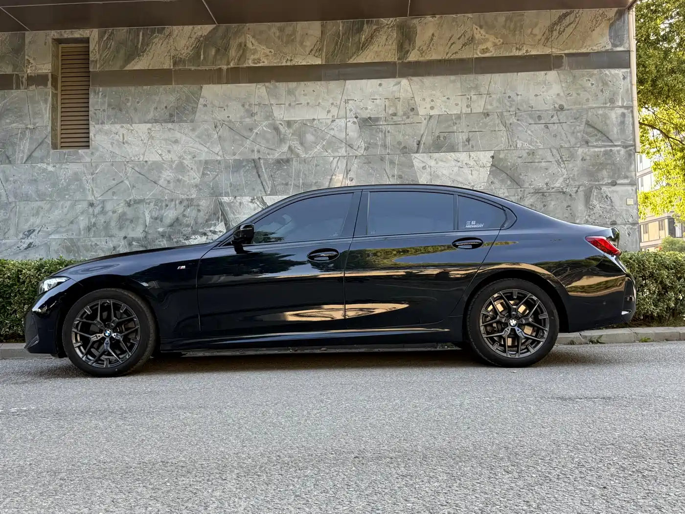 BMW 3 Series 2025 330Li M Sport Night Edition фото 7