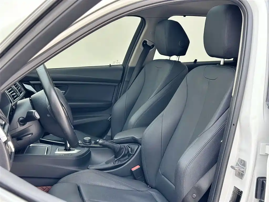 BMW 3 Series 2018 320Li Fashion Style фото 21