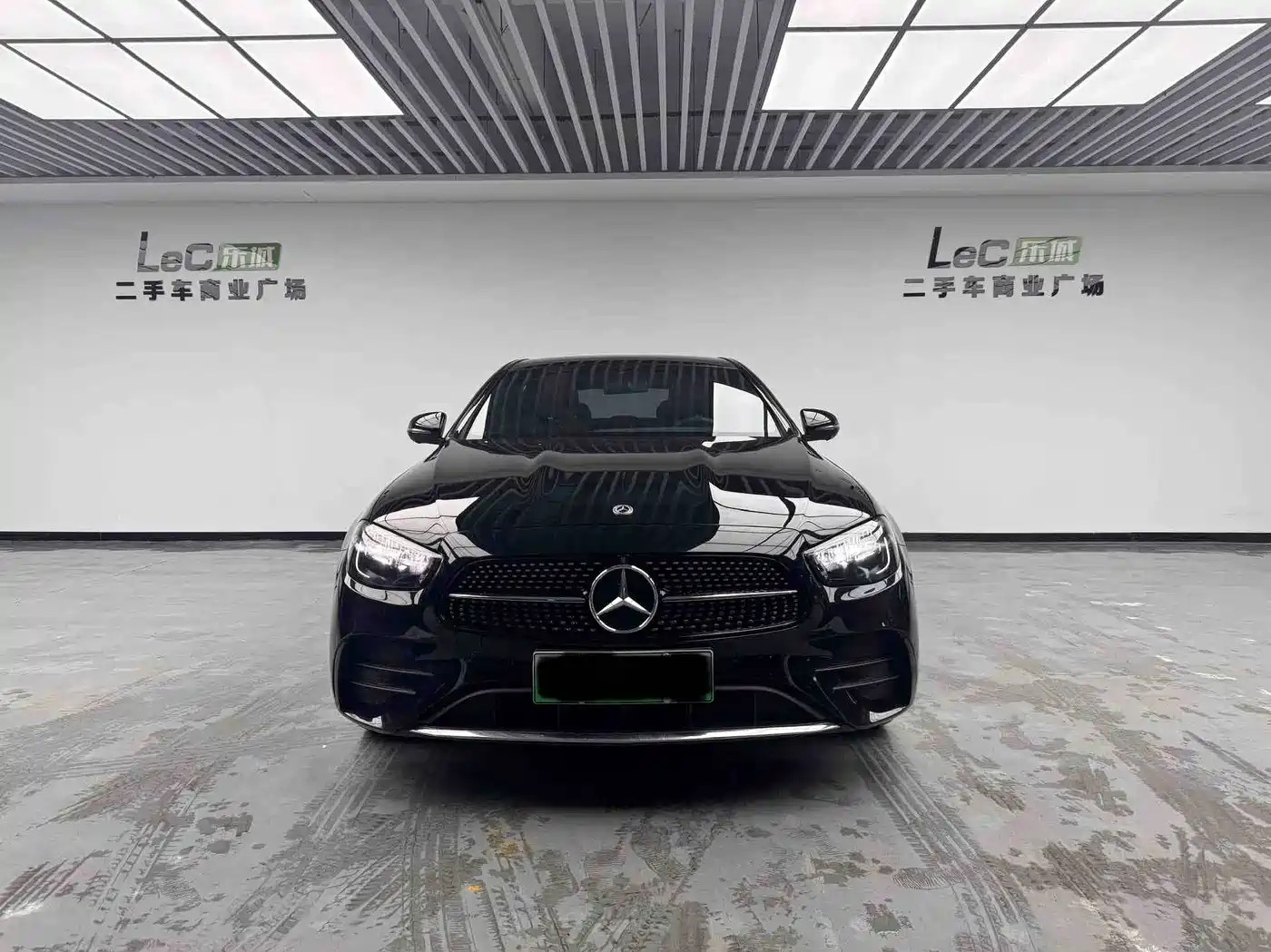 Mercedes-Benz E-Class New Energy 2023 E 350 e L Plug-in Hybrid Sport Sedan фото 2