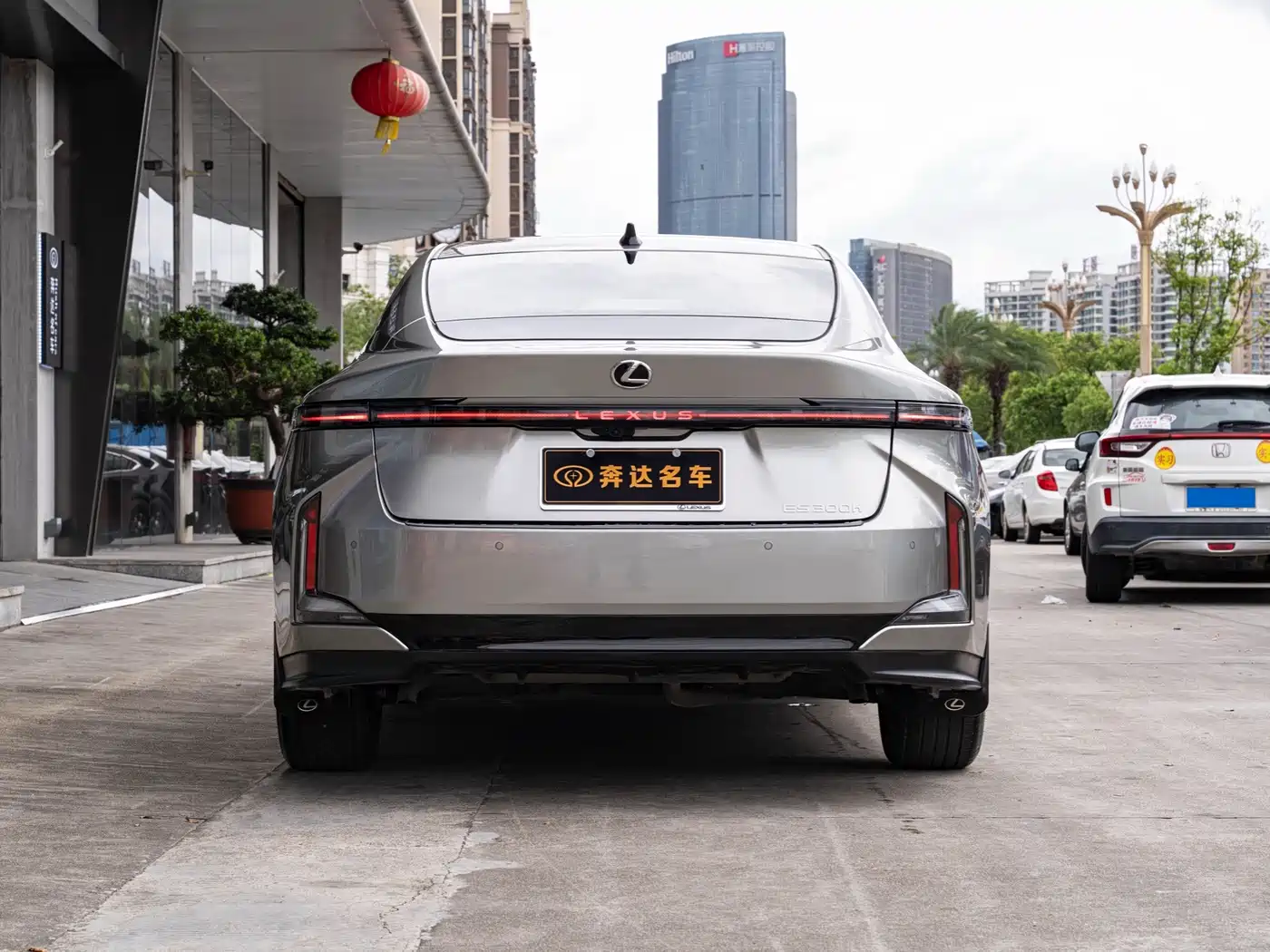 Lexus ES 2026 2025 Model 300h Base Version
