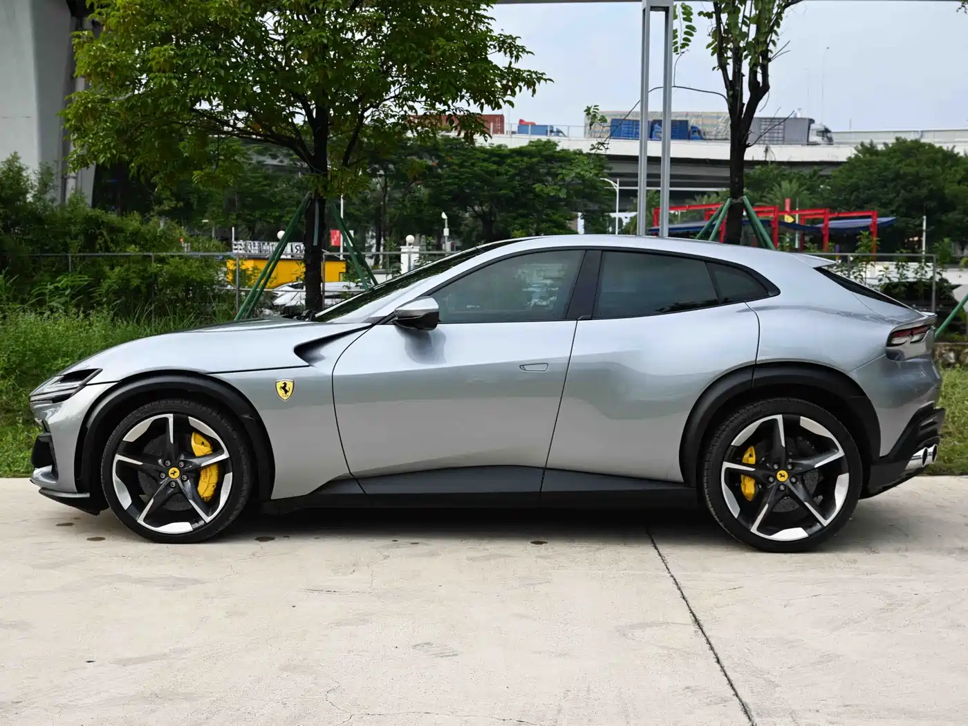 Ferrari Purosangue 2025 2023 6.5L V12